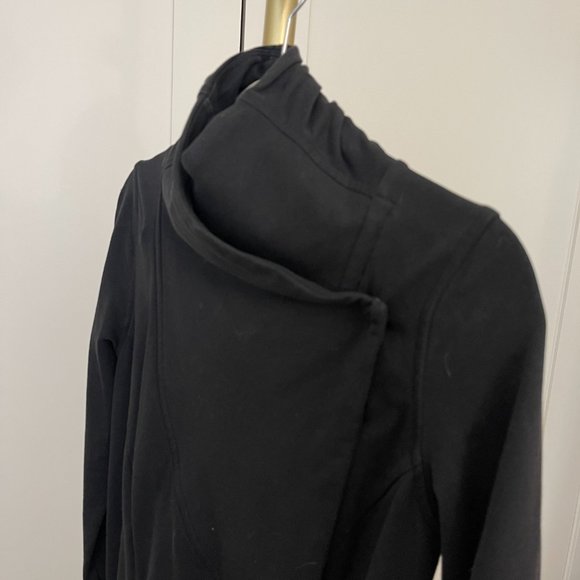 Lululemon That's a Wrap Jacket, Black, Size 4 - Picture 8 of 15